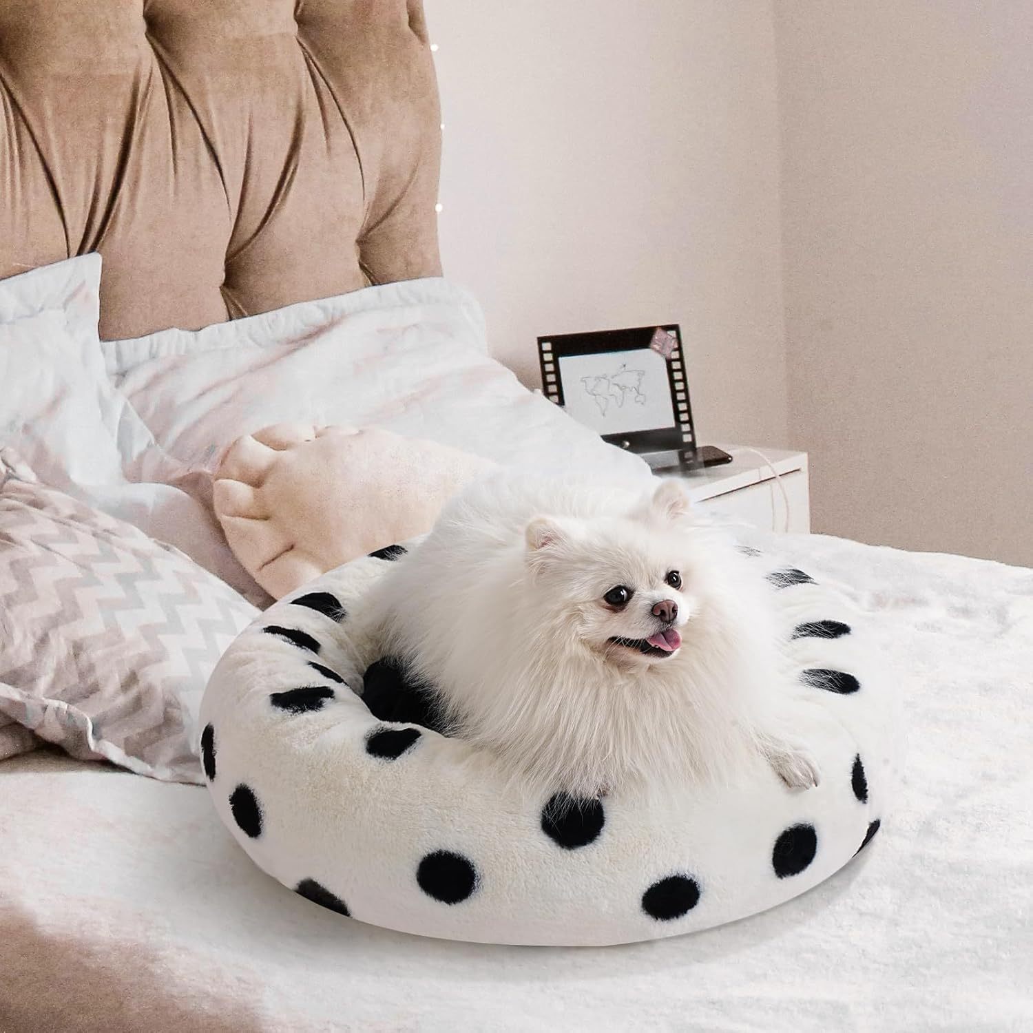 MEWOOFUN Donut Cat Bed For Indoor Cats - 23 Inch Round Washable Pet Bed With Non-Slip Bottom, Plush Fluffy Small Dog Bed For Puppies & Kittens, Black Dot - Imagen 8